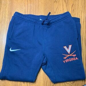University of Virginia Cavaliers Nike sweatpants in size L.